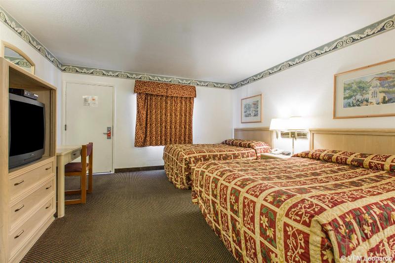 Monterey Fairgrounds Inn - photo 13