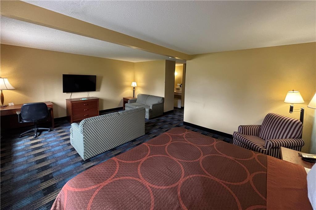 Super 8 by Wyndham Staunton - photo 12