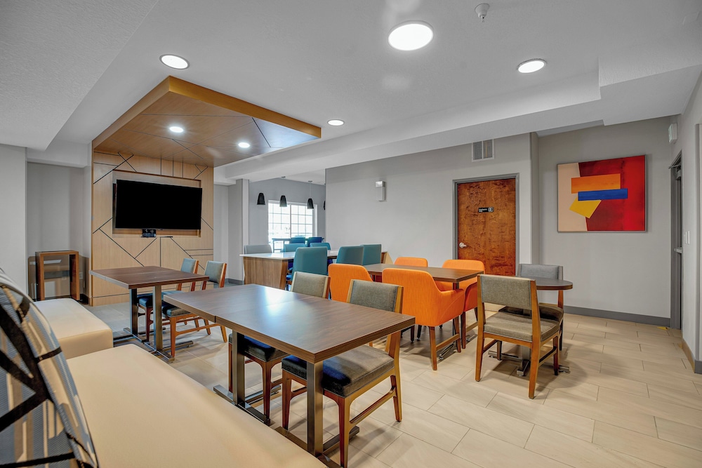 Holiday Inn Express Hotel & Suites Portland Jantzen Beach by IHG - photo 105