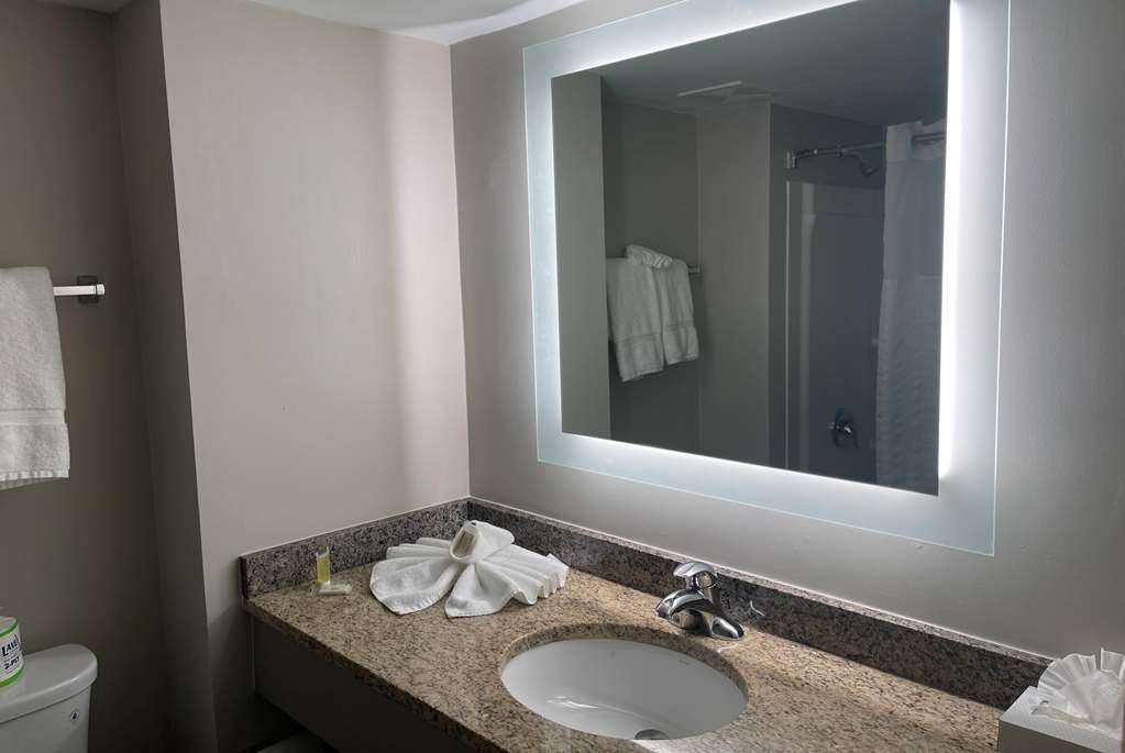 Days Inn by Wyndham Manassas Battlefield - photo 28