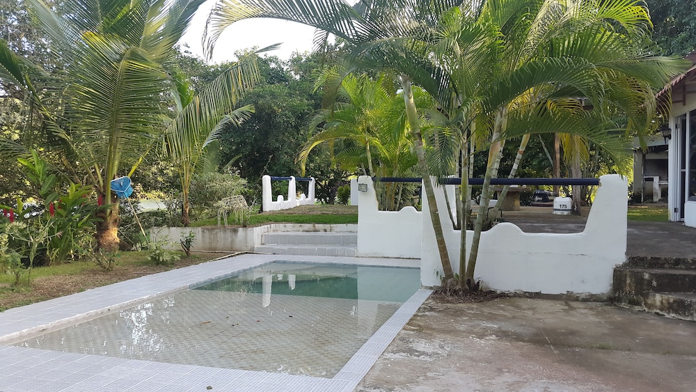 La Casa Del Rio 5869369 — Maria Chiquita