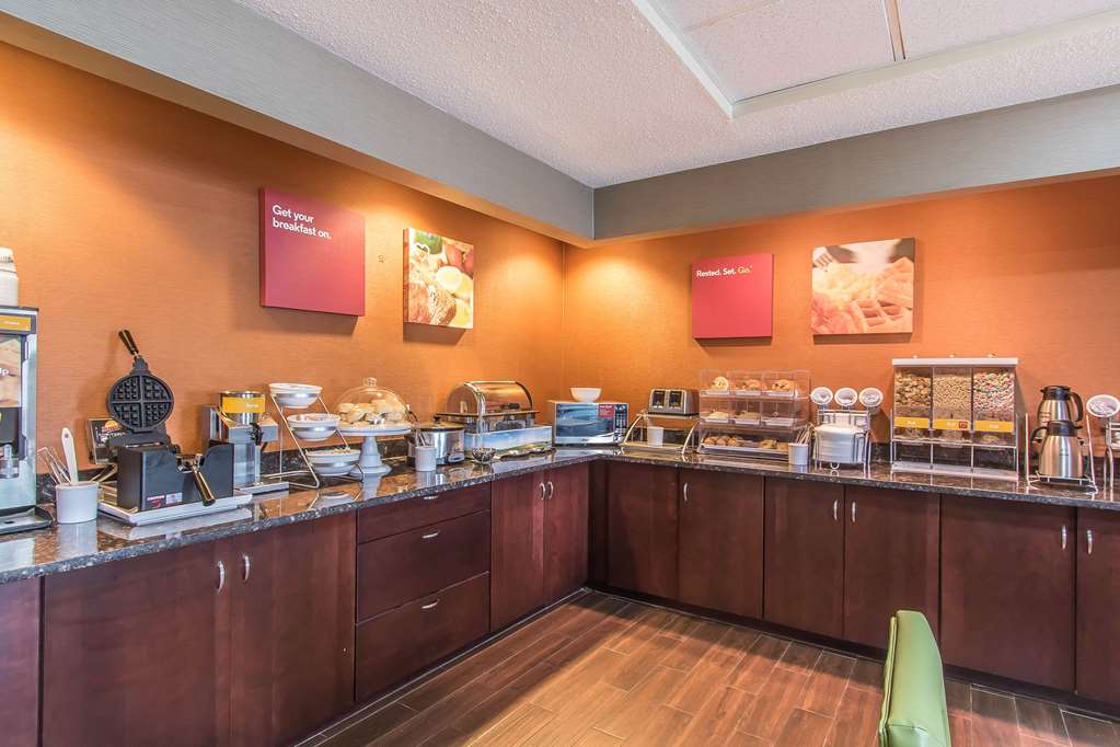 Comfort Suites Richmond - photo 38