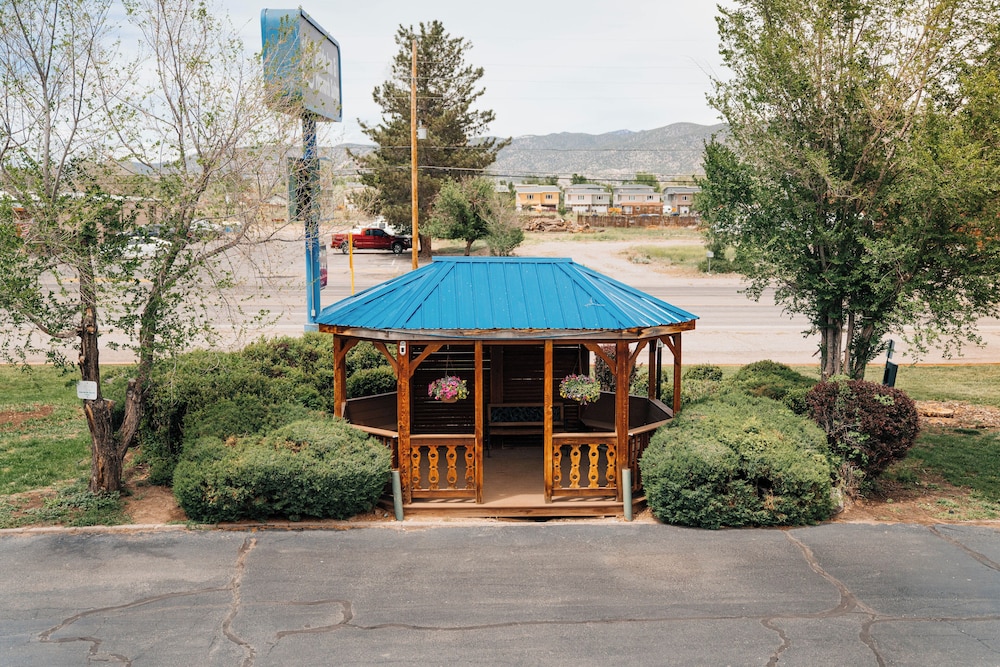 Salida Inn & Monarch Suites - photo 140