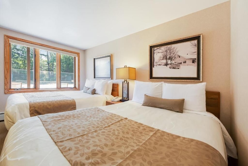 Chanticleer Inn - photo 3