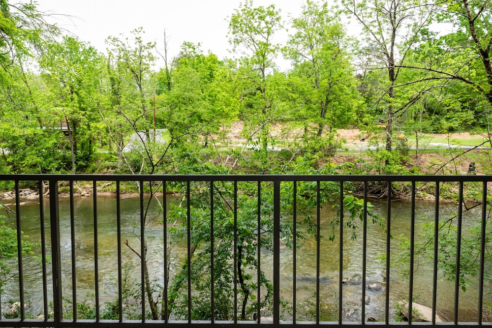 Twin Mountain Inn & Suites - photo 105