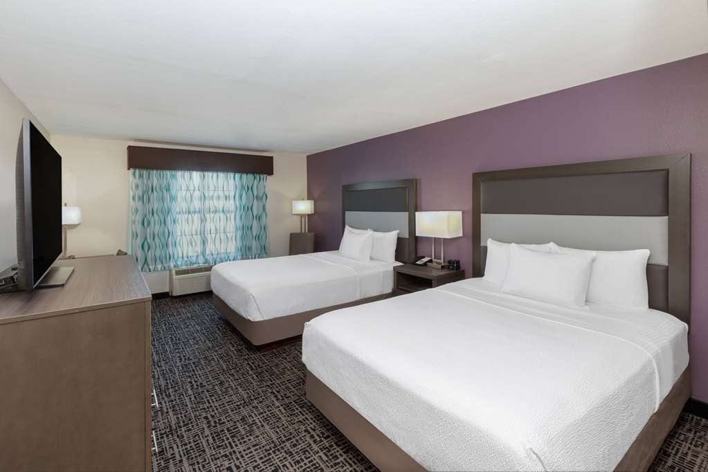 La Quinta Inn & Suites by Wyndham Rockwall - photo 16