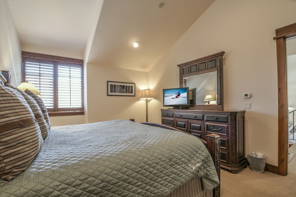 Keystone Sanctuary 248 by SummitCove Vacation Lodging — Keystone — photo 4