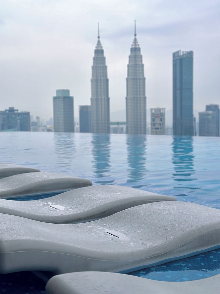 Eaton Residences KLCC by Luna — 5-Star Luxury Hotel in Kuala Lumpur, Malaysia