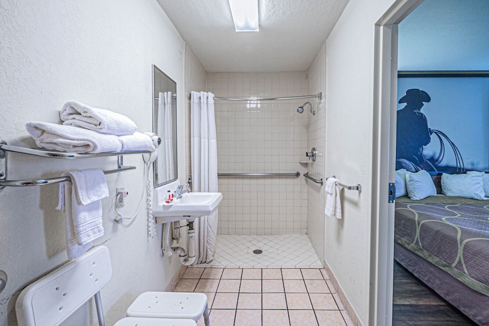 Super 8 by Wyndham El Paso Airport - photo 16