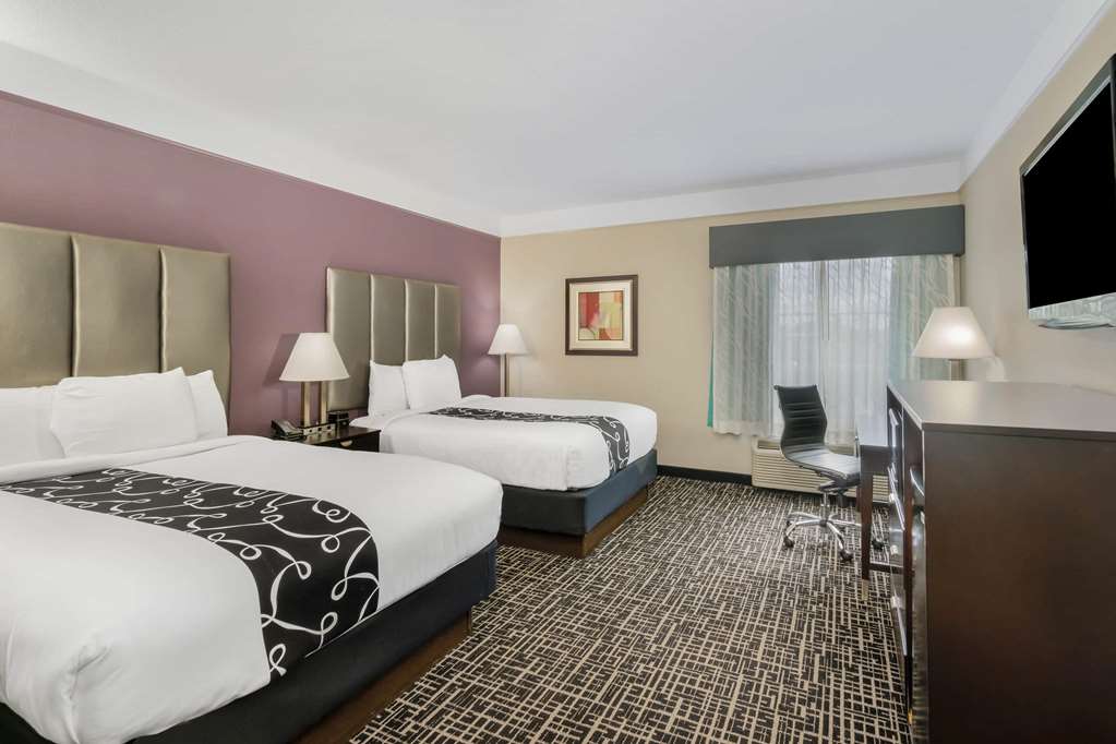 La Quinta Inn & Suites by Wyndham Canton MS - photo 12