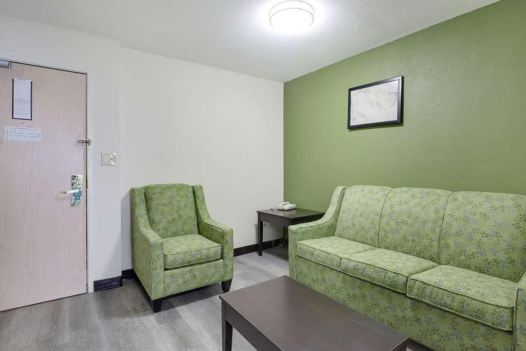 Quality Suites Albuquerque Airport - photo 27