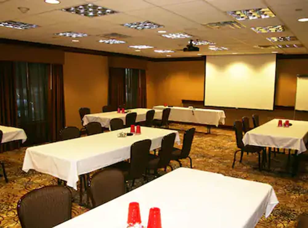 Hampton Inn & Suites St. Louis South I 55 - photo 67
