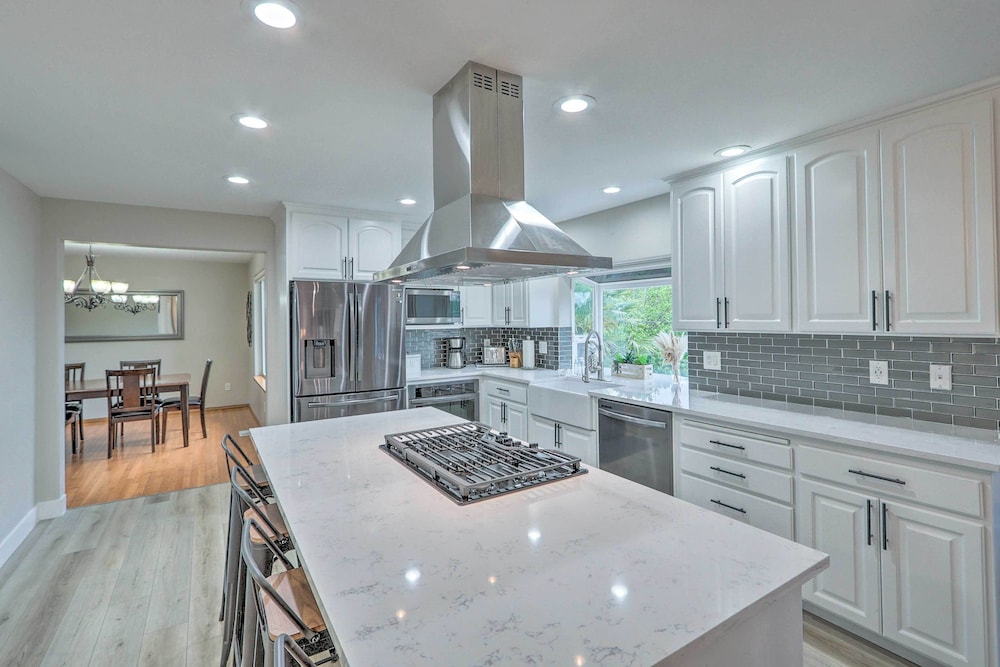 Spacious Kent Home Great for Large Families — Kent — photo 2