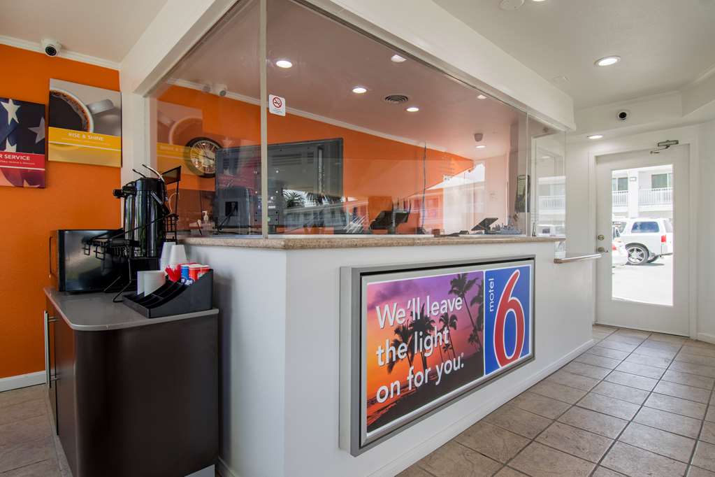 Motel 6 San Bernardino CA Downtown - photo 29