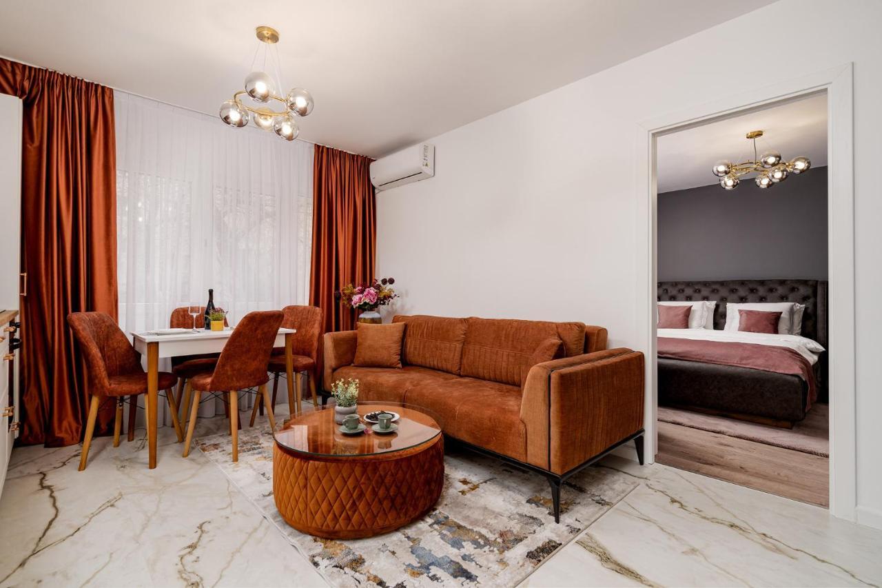 Cooper and Wood Elegance Orizont Galleries — 4-Star Luxury Hotel in Bucharest, Romania