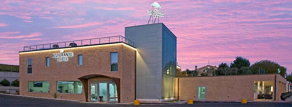 La Perla - carbon neutral hotel in Camerano