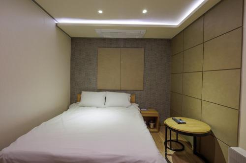 Lebrown Stay in Seoul, South Korea