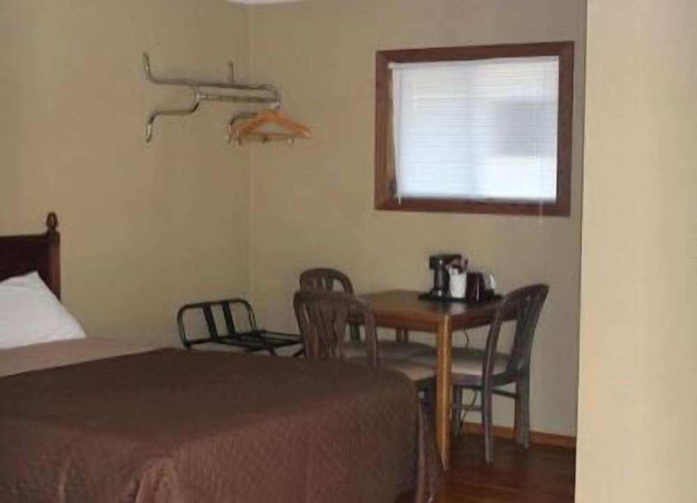 Eastwood Inn Of Wadena - photo 8