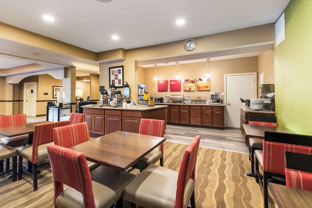 Comfort Suites Atlantic City North - photo 32