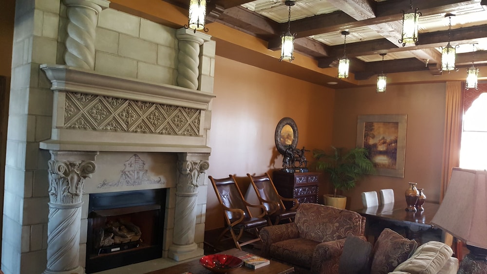 The Campbell Hotel on Route 66 - photo 2