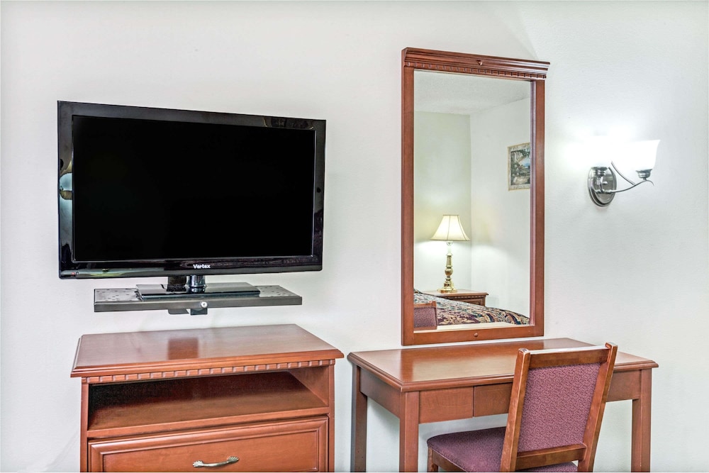 Vantage Point Inn Woodland Hills - photo 4