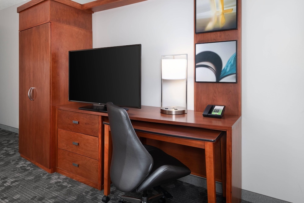 Courtyard by Marriott Pittsburgh Washington Meadow Lands - photo 17