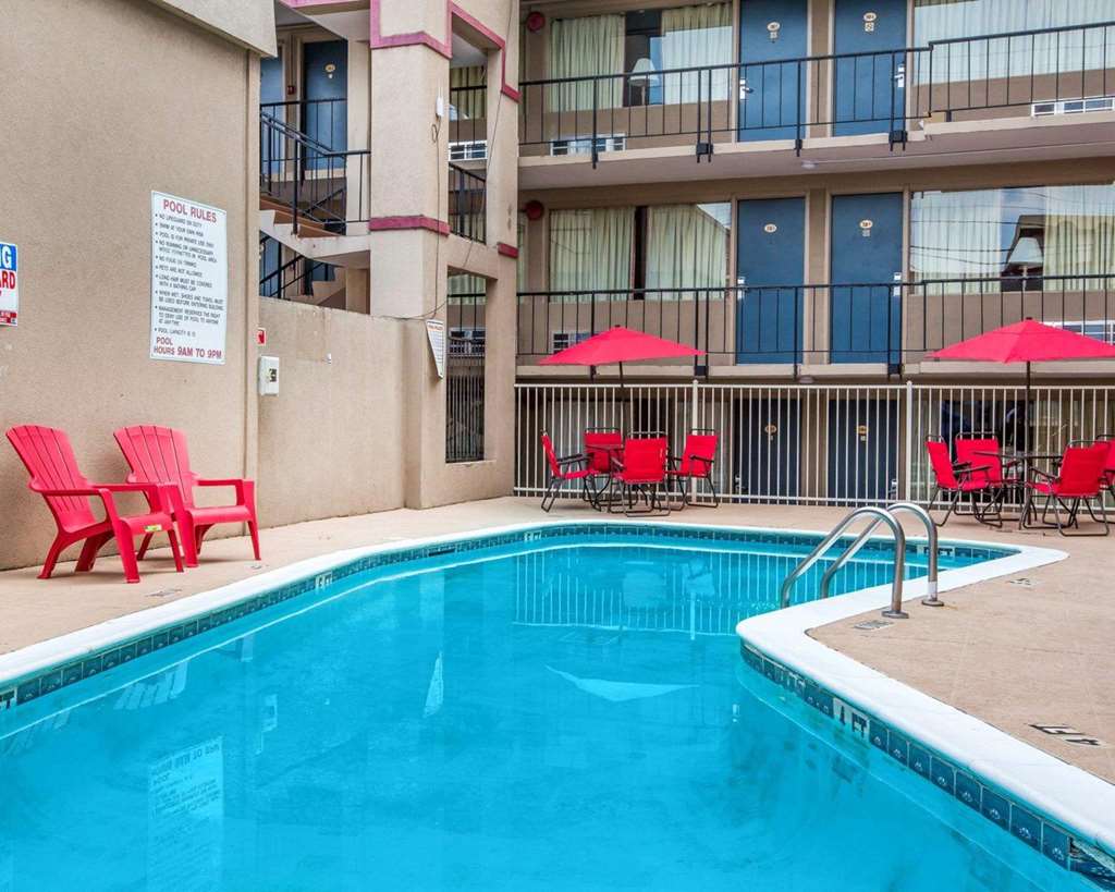 Econo Lodge Atlanta College Park - photo 25