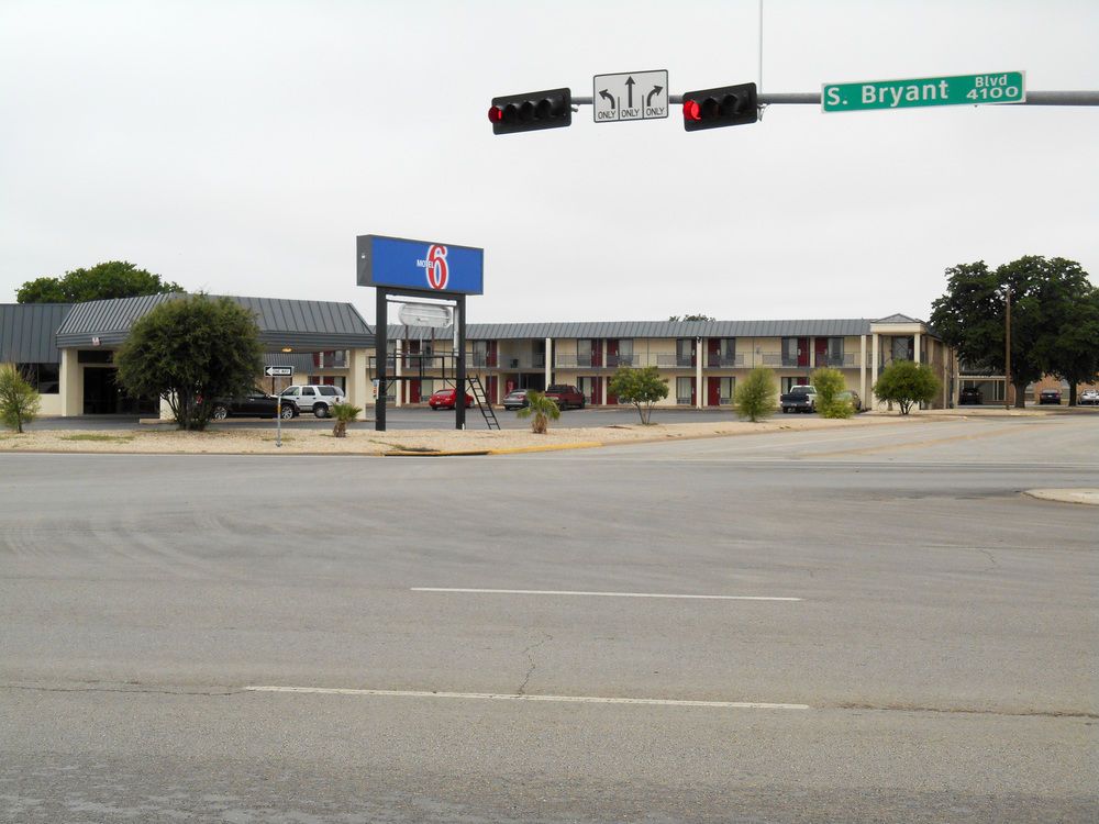 Red Roof Inn & Suites San Angelo - photo 13