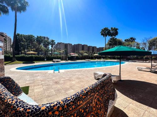 Gym ping pong piscina y garaje in Oropesa Del Mar, Spain