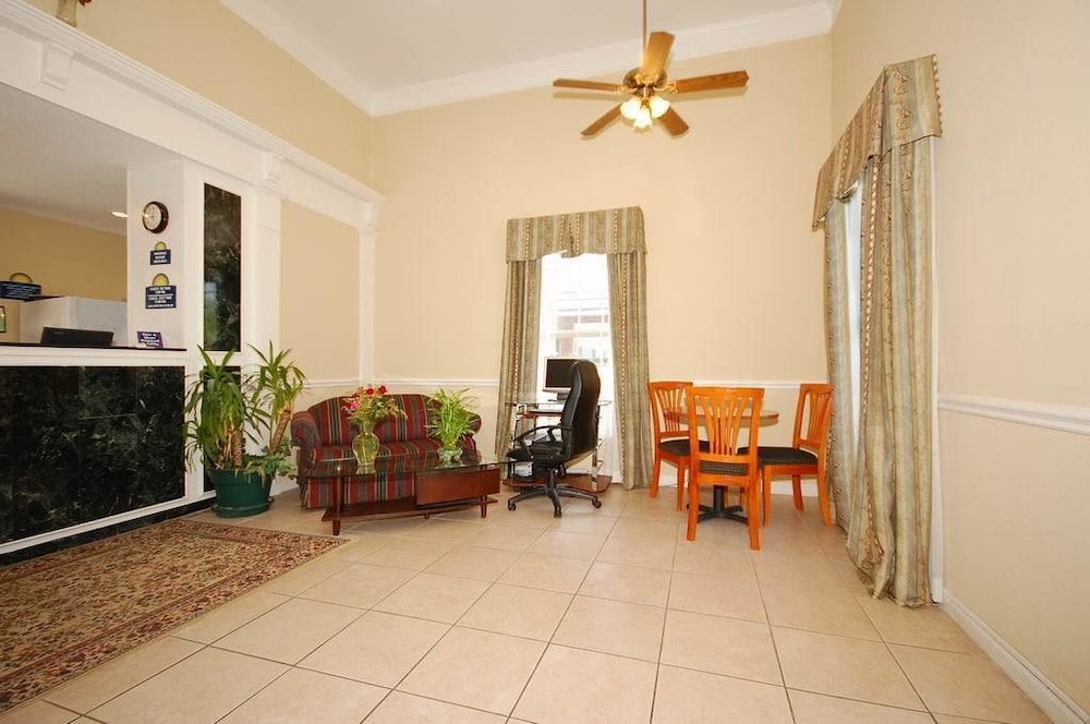 Days Inn by Wyndham KU Lawrence - photo 2