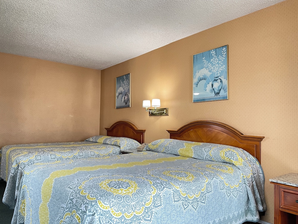 Hollywood La Brea Inn - photo 3