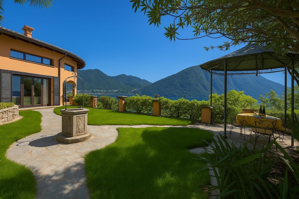Villa Isola Verde — 4-Star Luxury Hotel in San Mamete, Italy