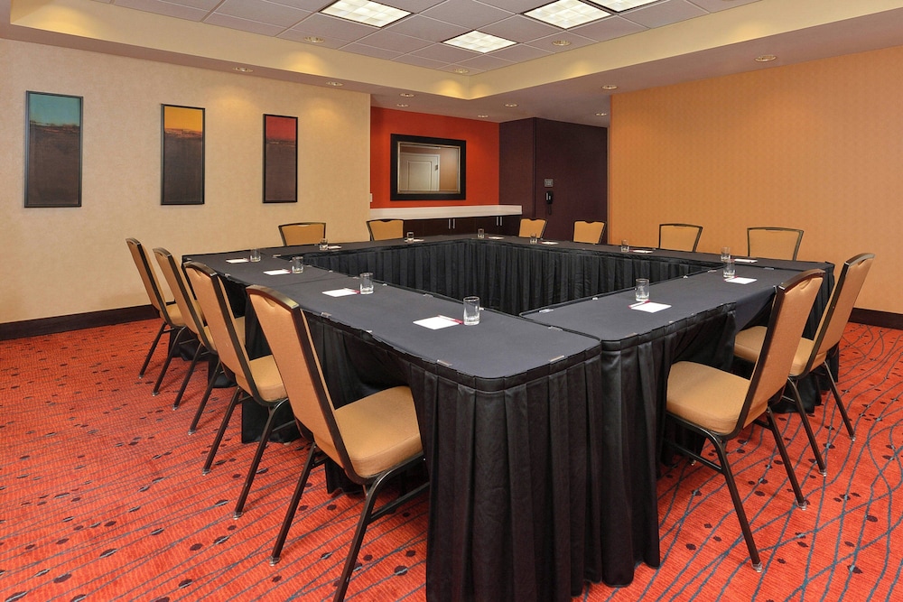 Residence Inn by Marriott Coralville - photo 38