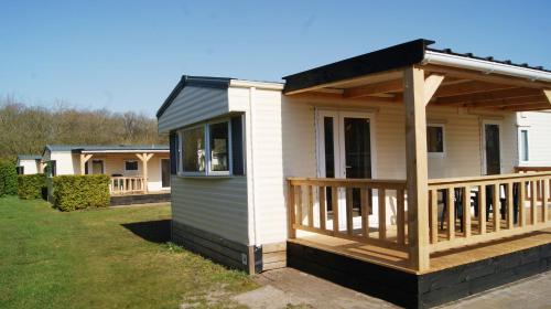 Camping Alkenhaer Appelscha Blokhut Plus — 5-Star Luxury Hotel in Appelscha, Netherlands