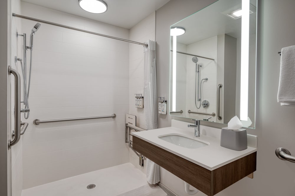 Holiday Inn Express & Suites Wadsworth by IHG - photo 17