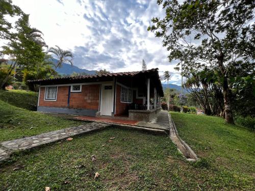 Yarumito Finca Hotel Cabaña Narciso in Barbosa, Colombia