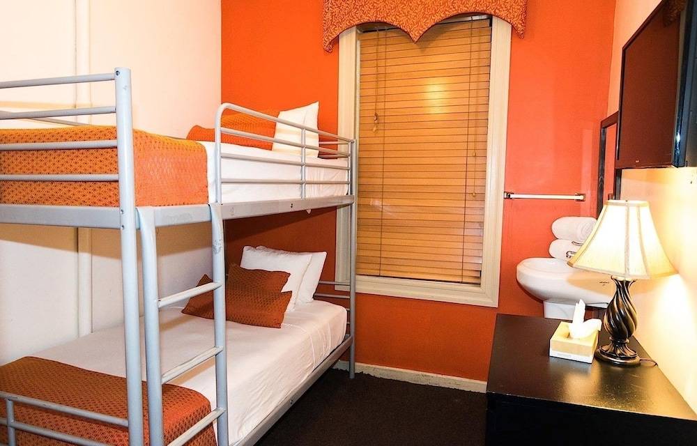 Royal Park Hotel and Hostel - photo 14