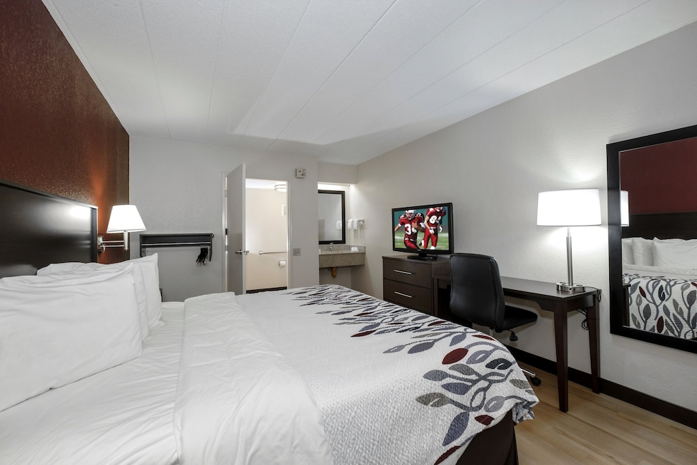 Red Roof Inn Cleveland Medina - photo 11