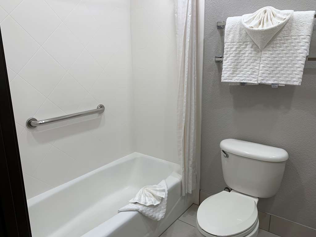 Best Western Plus Yukon - photo 45