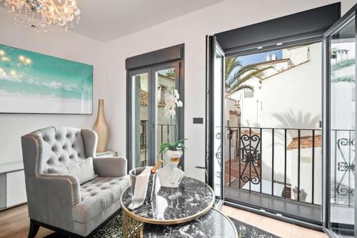 Puerto Banus luxurious apartment in the heart of the port — 4-Star Luxury Hotel in Marbella, Spain