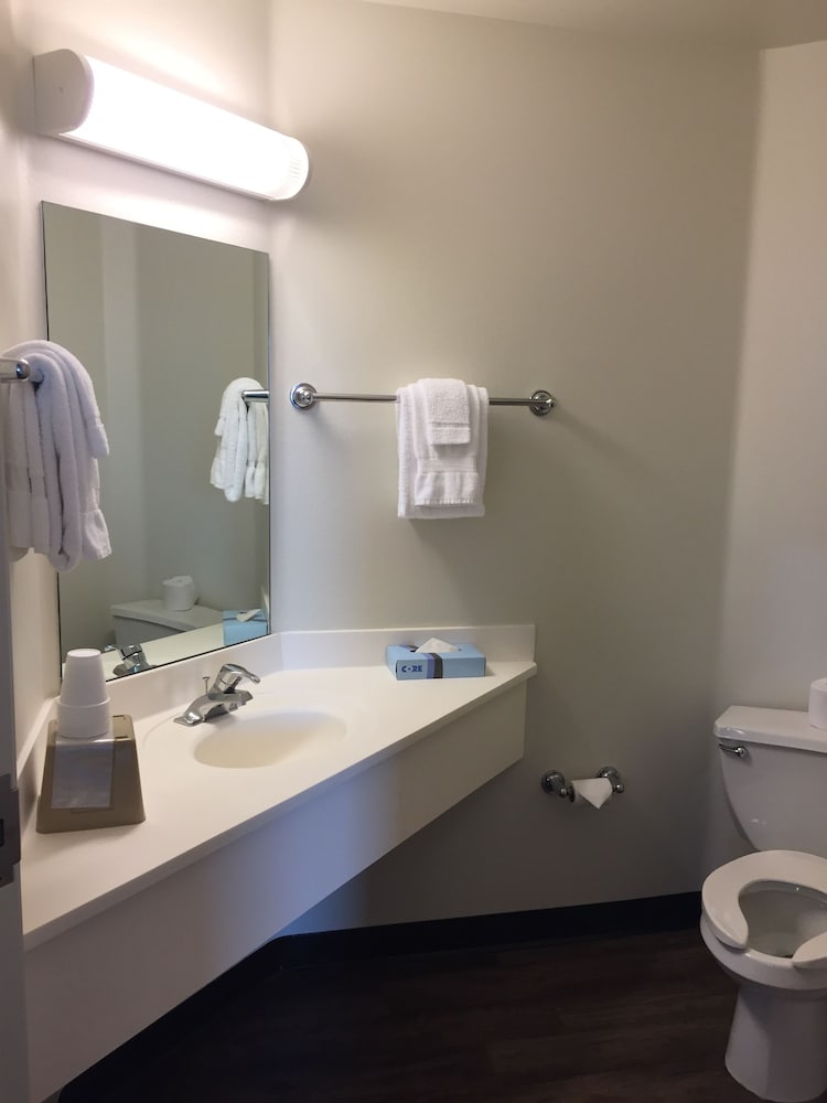 Red Lion Inn & Suites Butte - photo 20