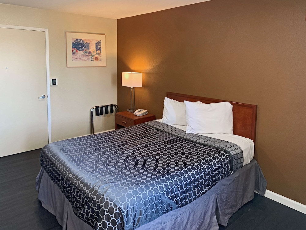 Rodeway Inn Sacramento University Area - photo 13