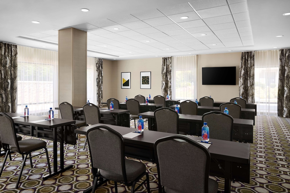 Hampton Inn & Suites Charlotte Steele Creek - photo 26