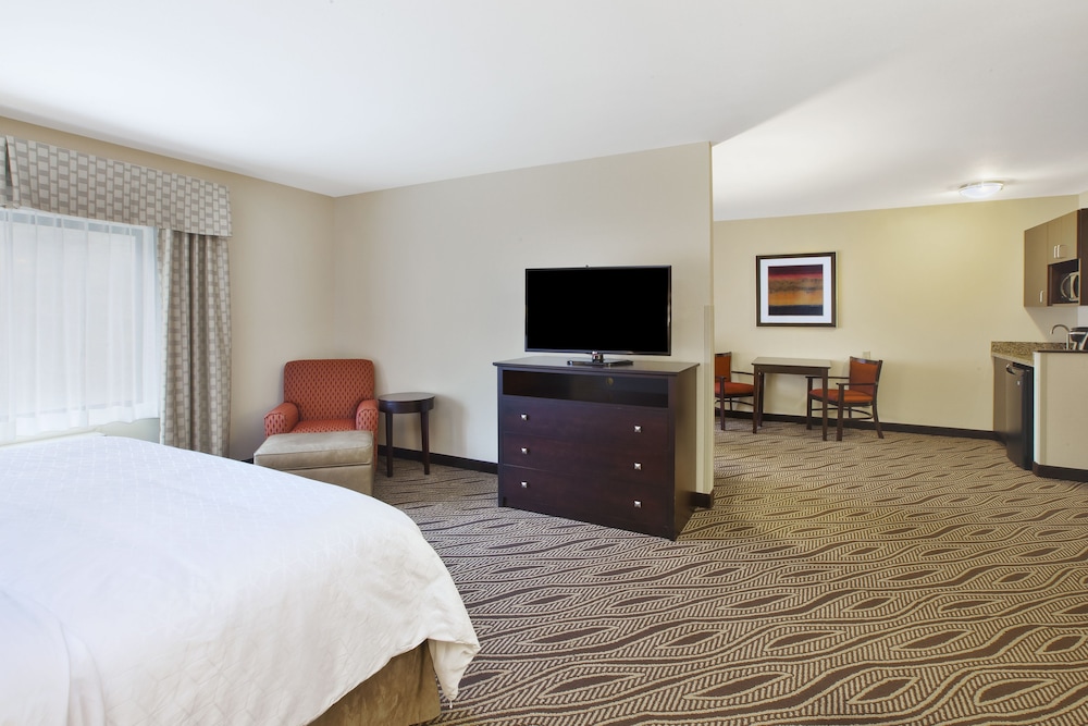 Holiday Inn Express & Suites Washington Meadow Lands by IHG - photo 8