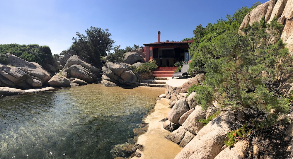 Villa Mica — 4-Star Luxury Hotel in La Maddalena, Italy