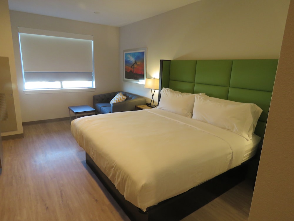 Wyndham Garden College Station - photo 8