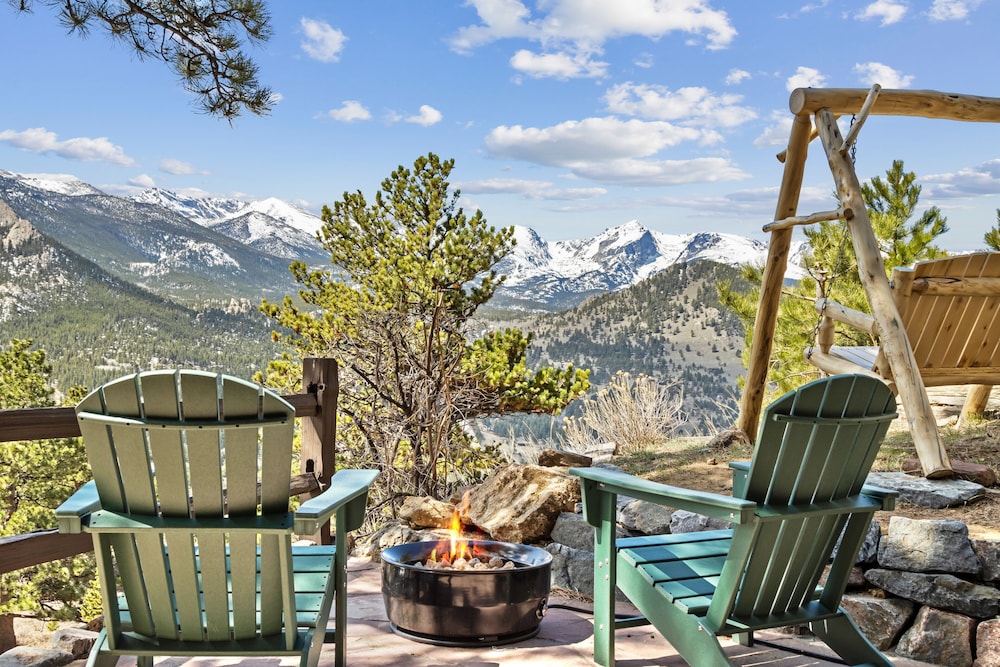 Divine Destiny Luxury At Windcliff 6 Bedroom Condo by RedAwning — 4-Star Luxury Hotel in Estes Park, United States