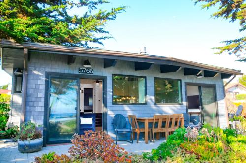 5768 Moonstone Bch Dr. in Cambria, United States