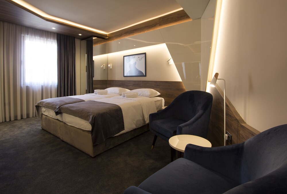 Boutique 25H By Eva Stay 018 — hotel in Nis