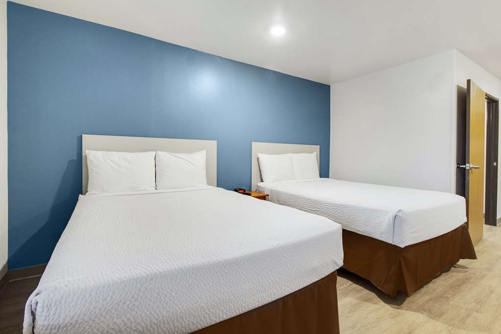 WoodSpring Suites Conroe - photo 16